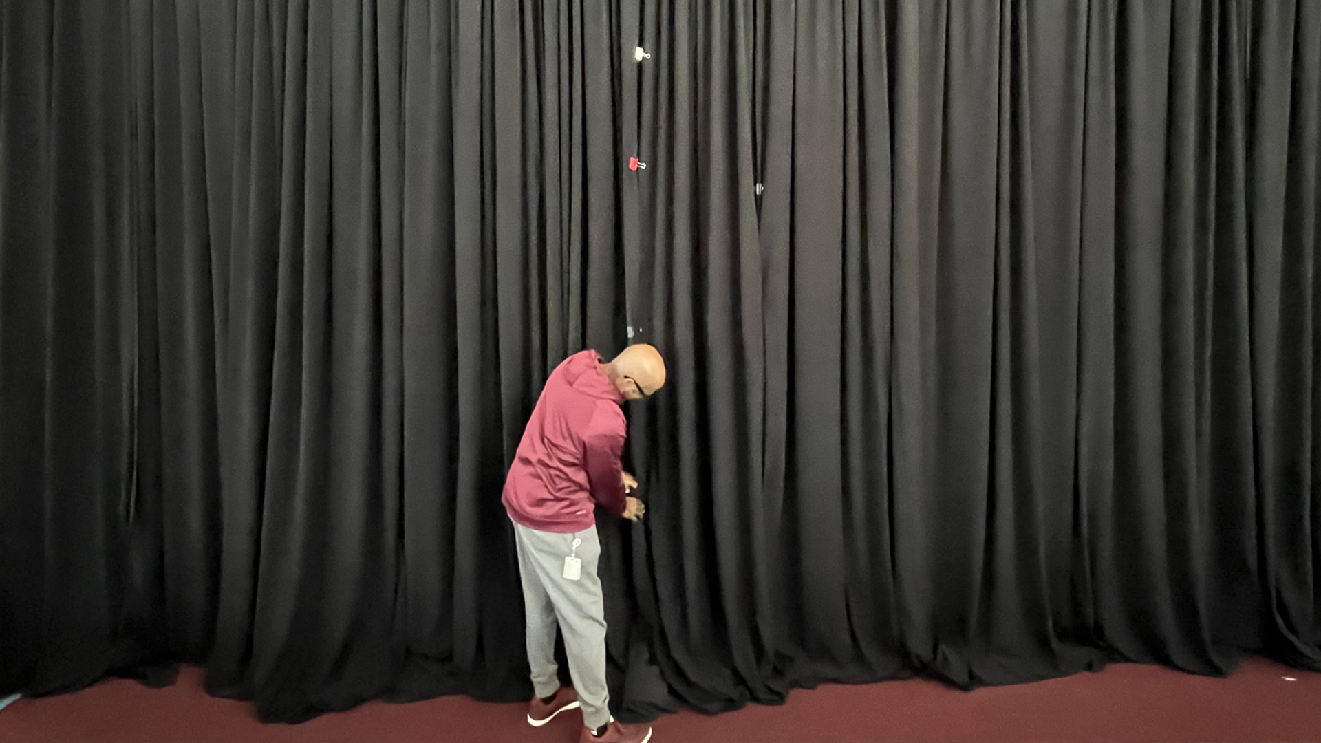 Curtain hiding sports simulator