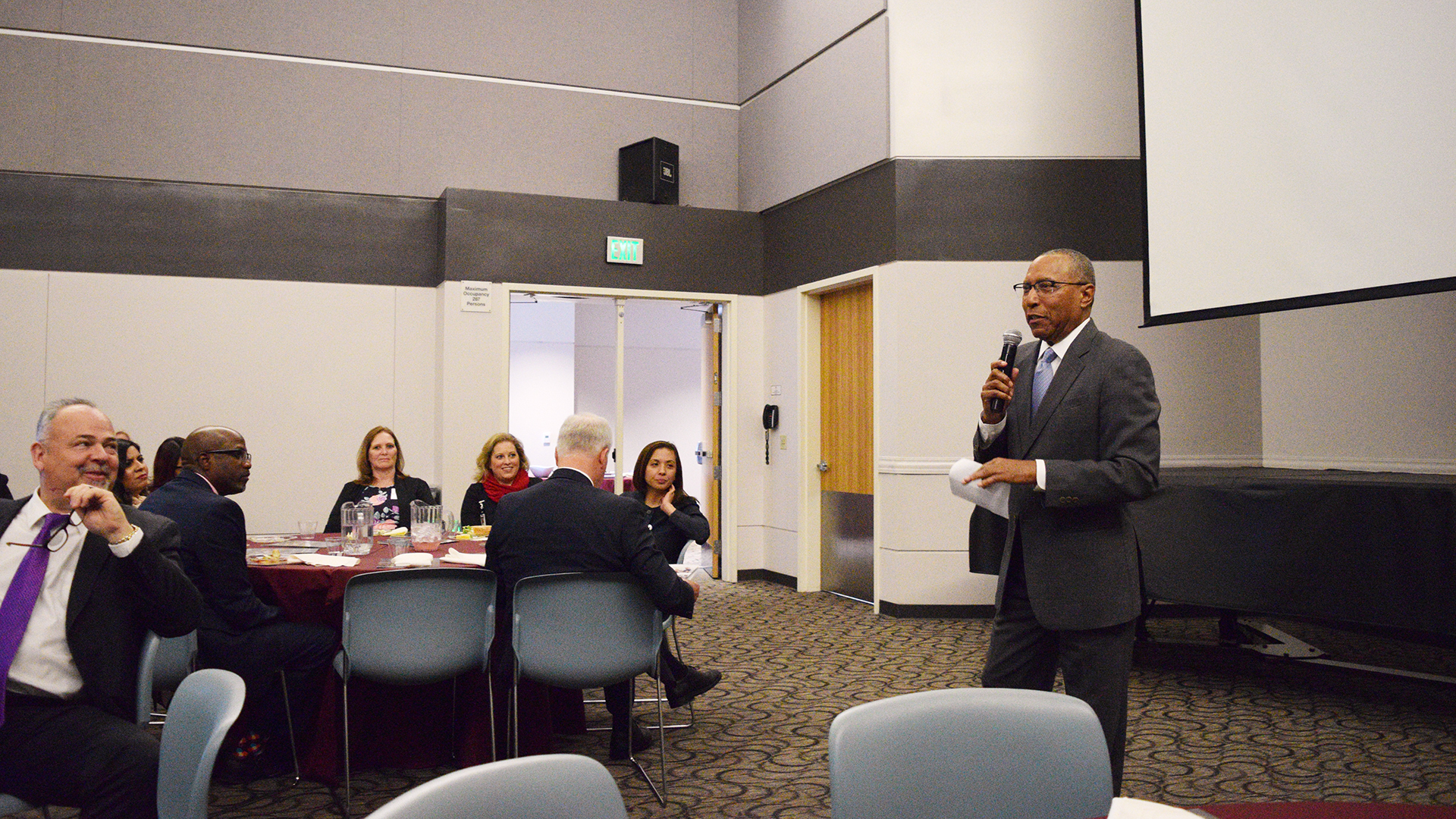 Don Sease addresses LLUH Board