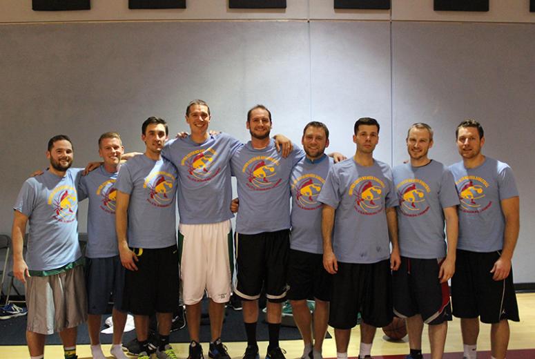 group photo of a mens basketball team
